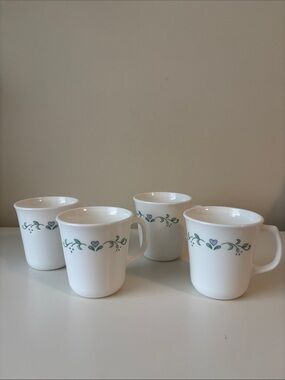 Corningware White Country Cottage Mugs Green Heart Vine Motif - Set of 4 EUC VTG